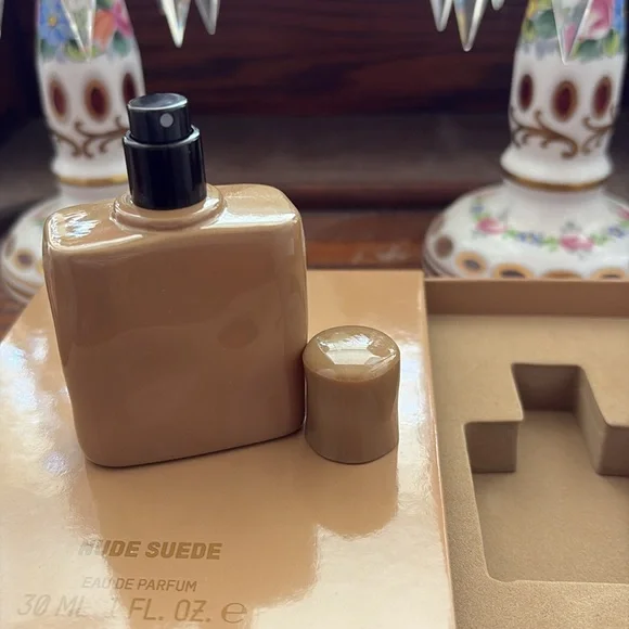 KKW Fragrance
Nude Suede - Picture 4 of 4